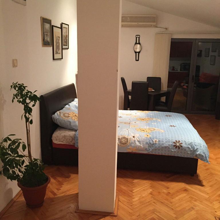 Apartment The Royal Pg 포드고리차 외부 사진